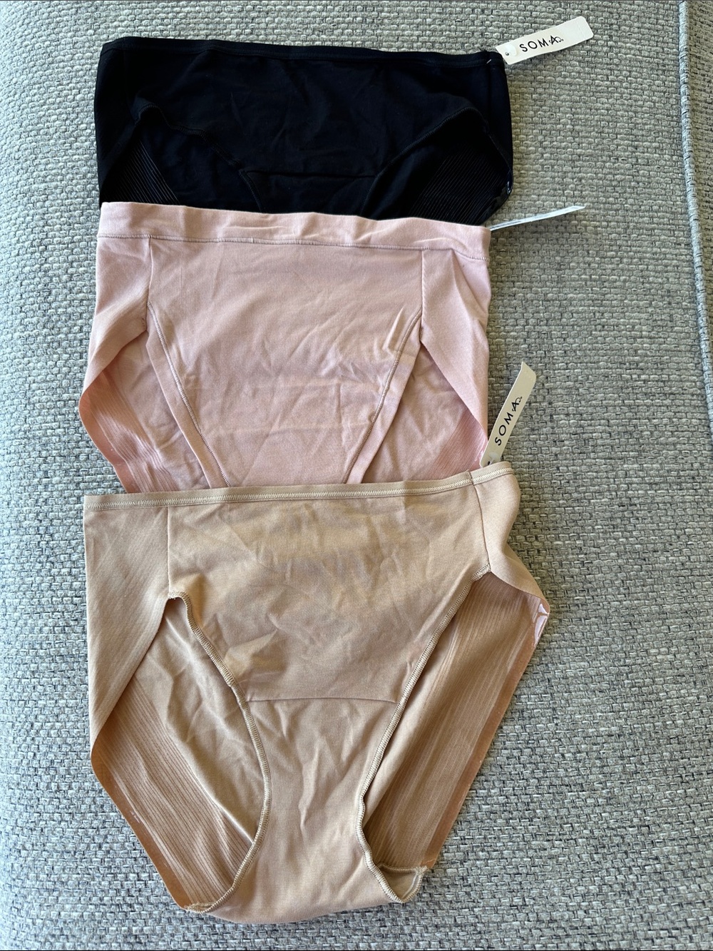 Soma Seamless High-Waist Briefs in Black, Blush, Nude. 3 pairs. New with tags.
